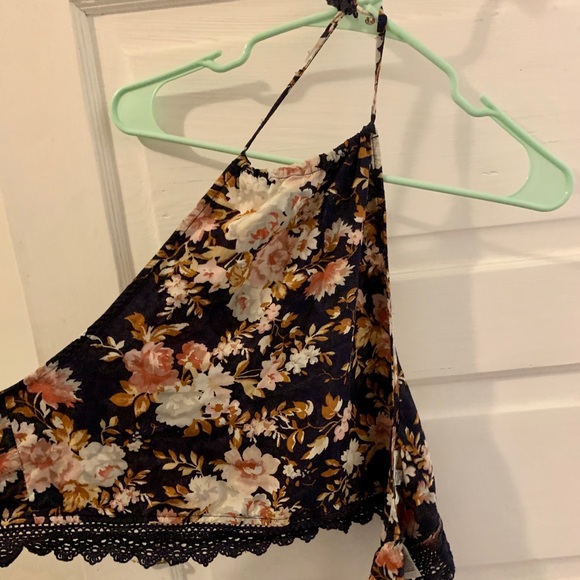 FREE* AEO tie halter top! *w purchase - Picture 3 of 6